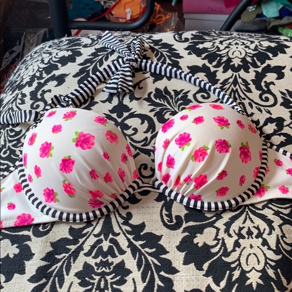 Victoria’s Secret Bikini Top〰️